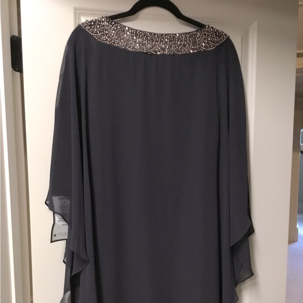 Brand New size 12 Formal dress.